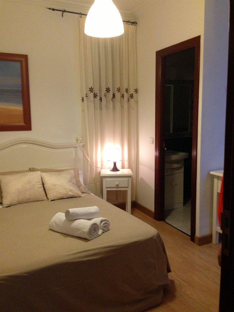 Hostal La Estrella Madrid Luaran gambar
