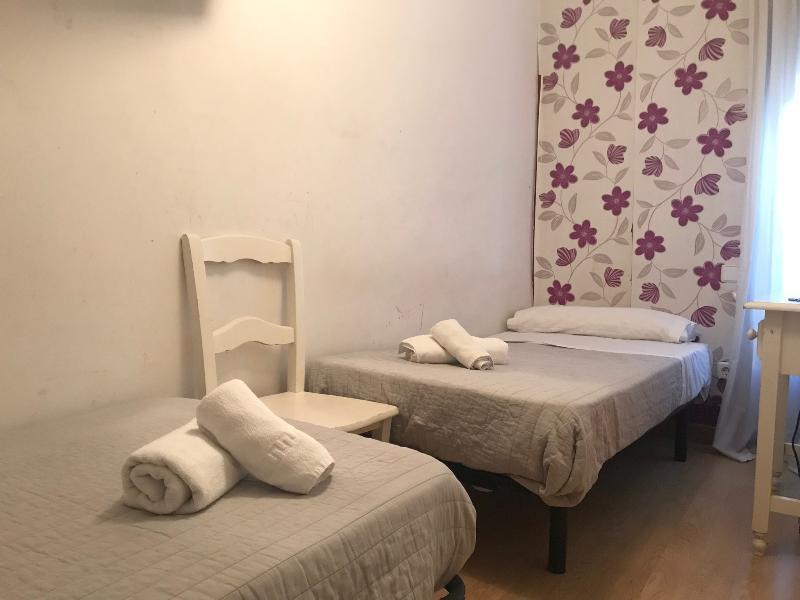 Hostal La Estrella Madrid Luaran gambar