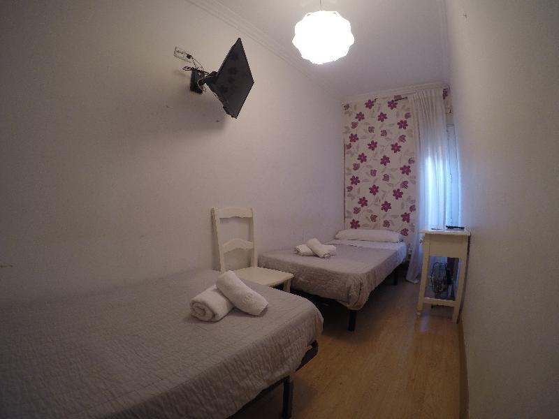 Hostal La Estrella Madrid Luaran gambar