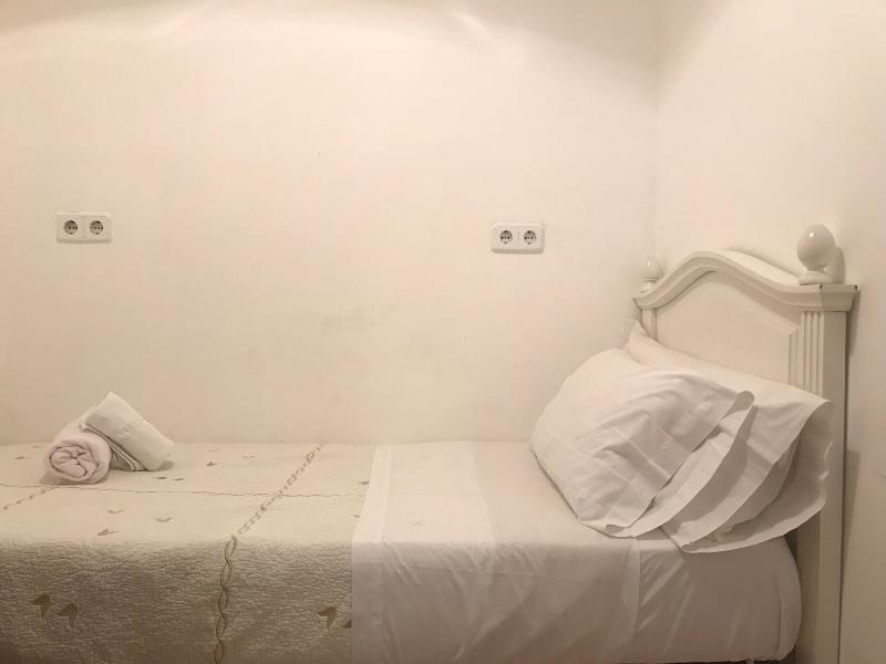 Hostal La Estrella Madrid Luaran gambar